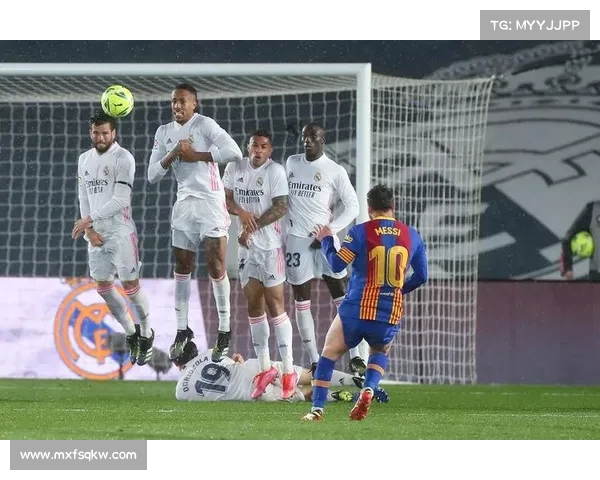 西甲德比激战:巴萨与皇马再度上演世纪之战,谁能笑到最后 西甲德比激战:巴萨与皇马再度上演世纪之战,谁能笑到最后